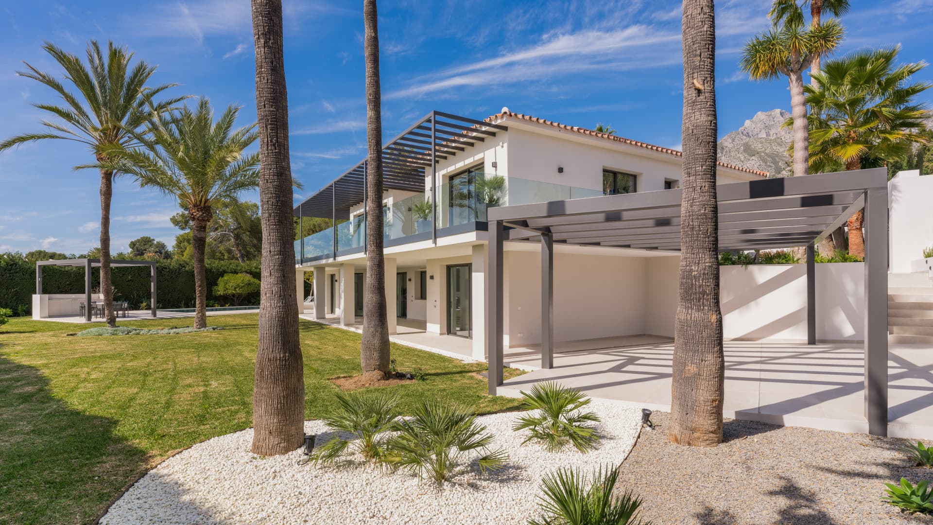 Luxury Five-Bedroom Villa with Panoramic Sea Views in Rocio de Nagüeles, Marbella Golden Mile