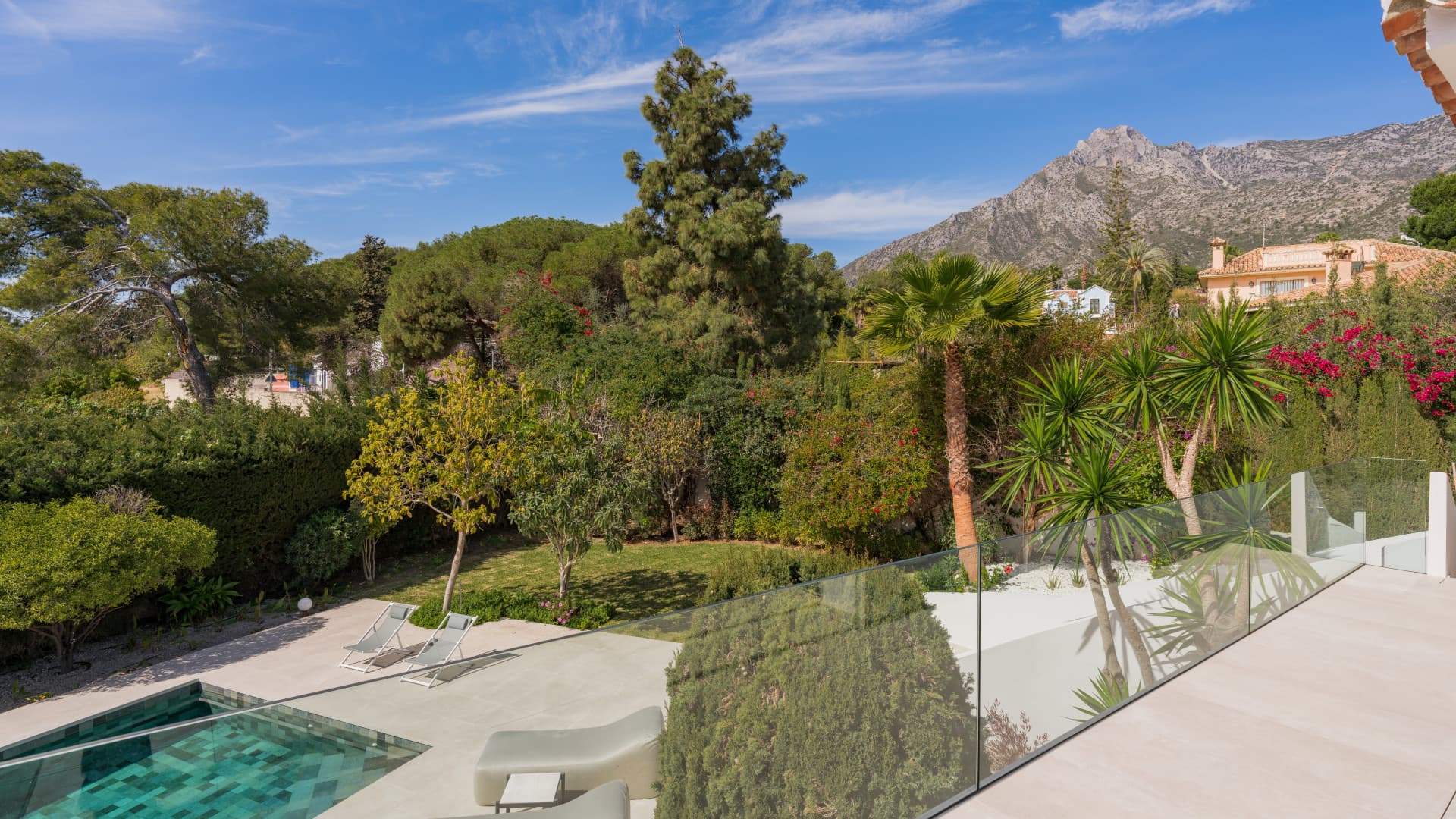 Luxury Five-Bedroom Villa with Panoramic Sea Views in Rocio de Nagüeles, Marbella Golden Mile