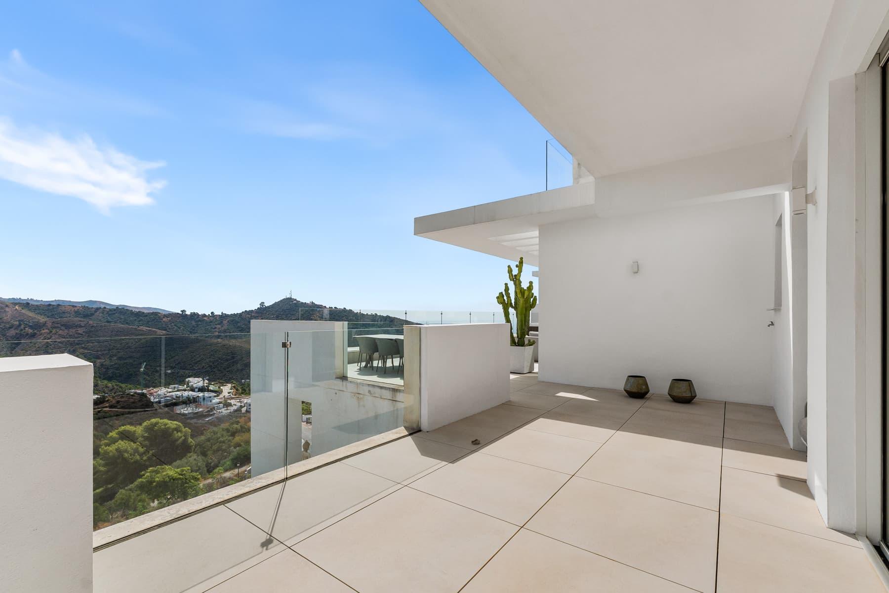 Panoramic Penthouse with Large Terrace and Sea Views for Sale in Palo Alto, Marbella