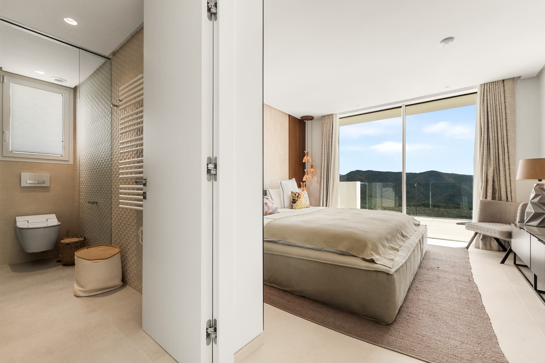Panoramic Penthouse with Large Terrace and Sea Views for Sale in Palo Alto, Marbella