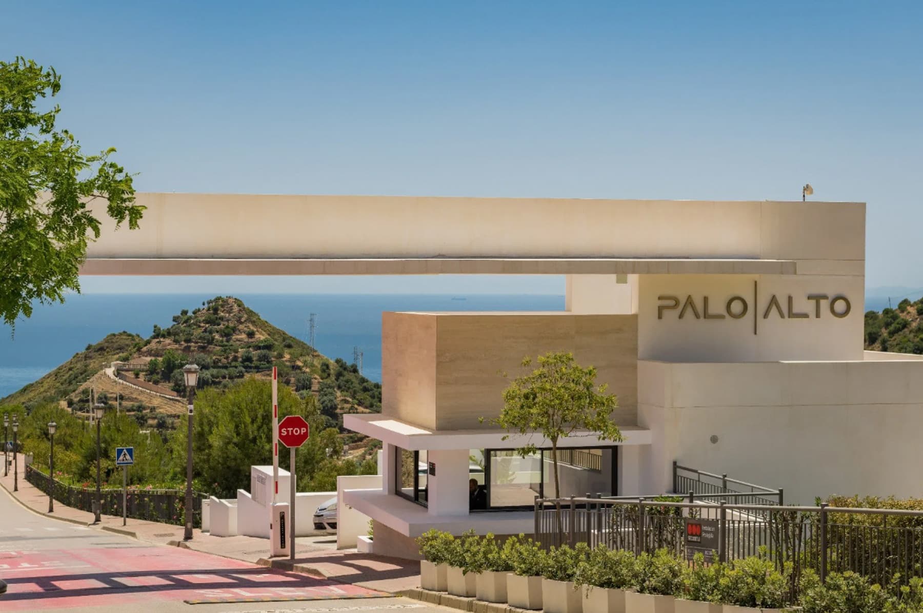 Panoramic Penthouse with Large Terrace and Sea Views for Sale in Palo Alto, Marbella