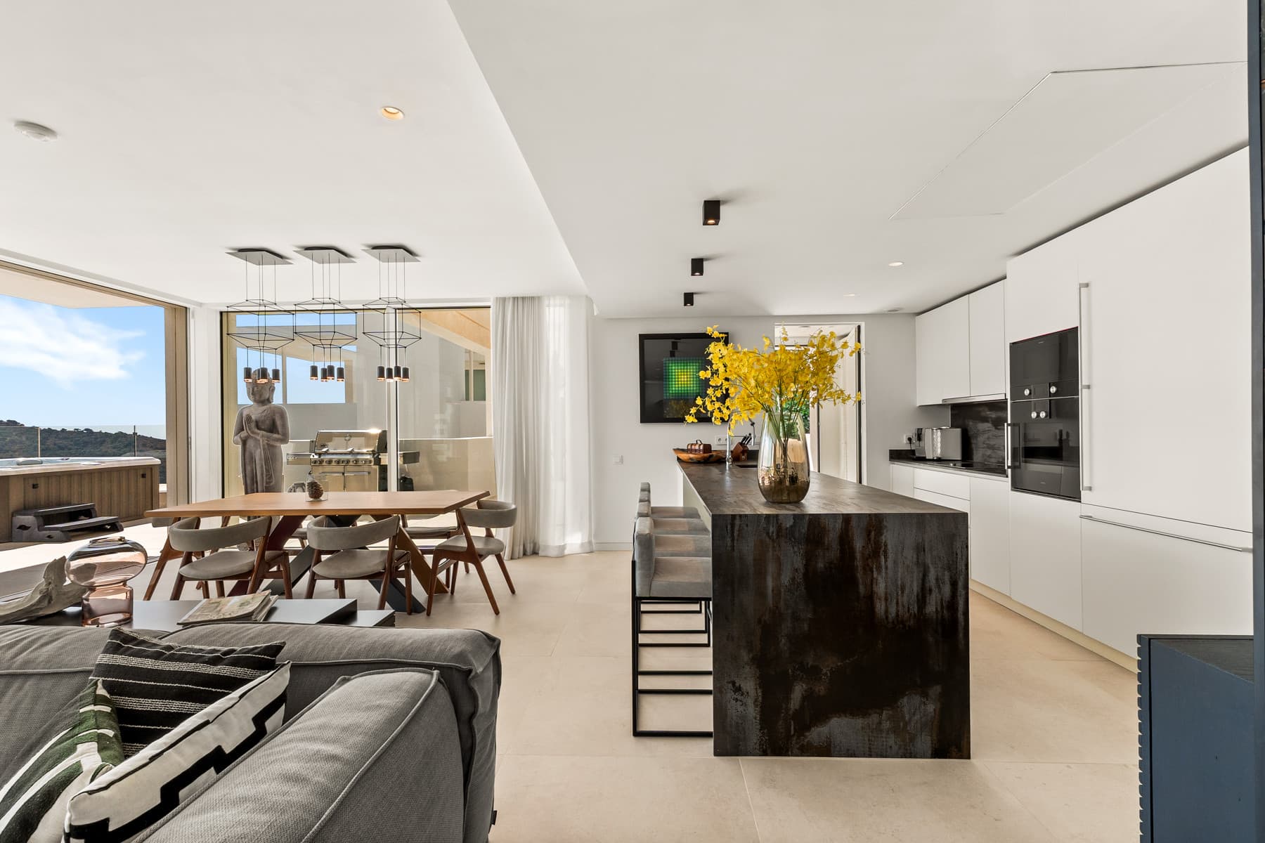 Panoramic Penthouse with Large Terrace and Sea Views for Sale in Palo Alto, Marbella