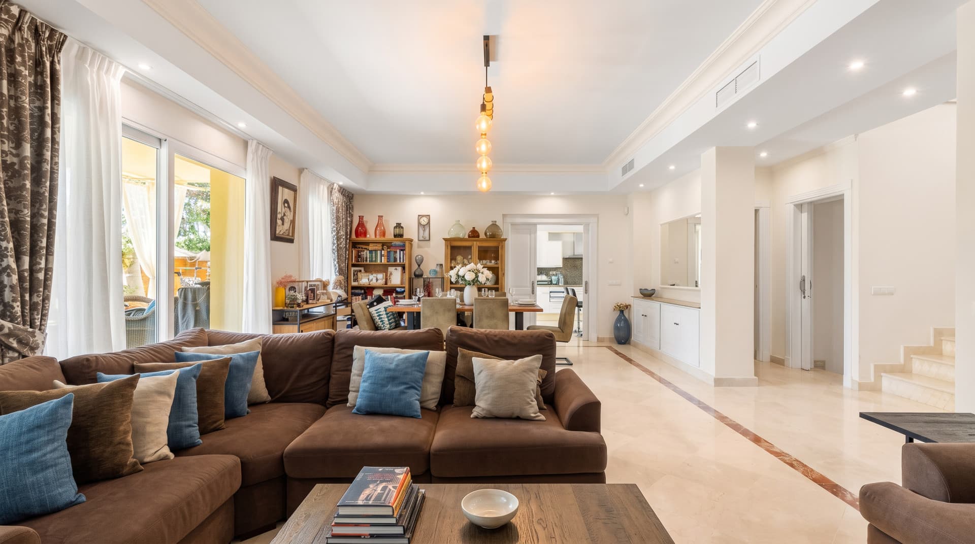Elegant Villa For Sale in Nueva Andalucia, Marbella