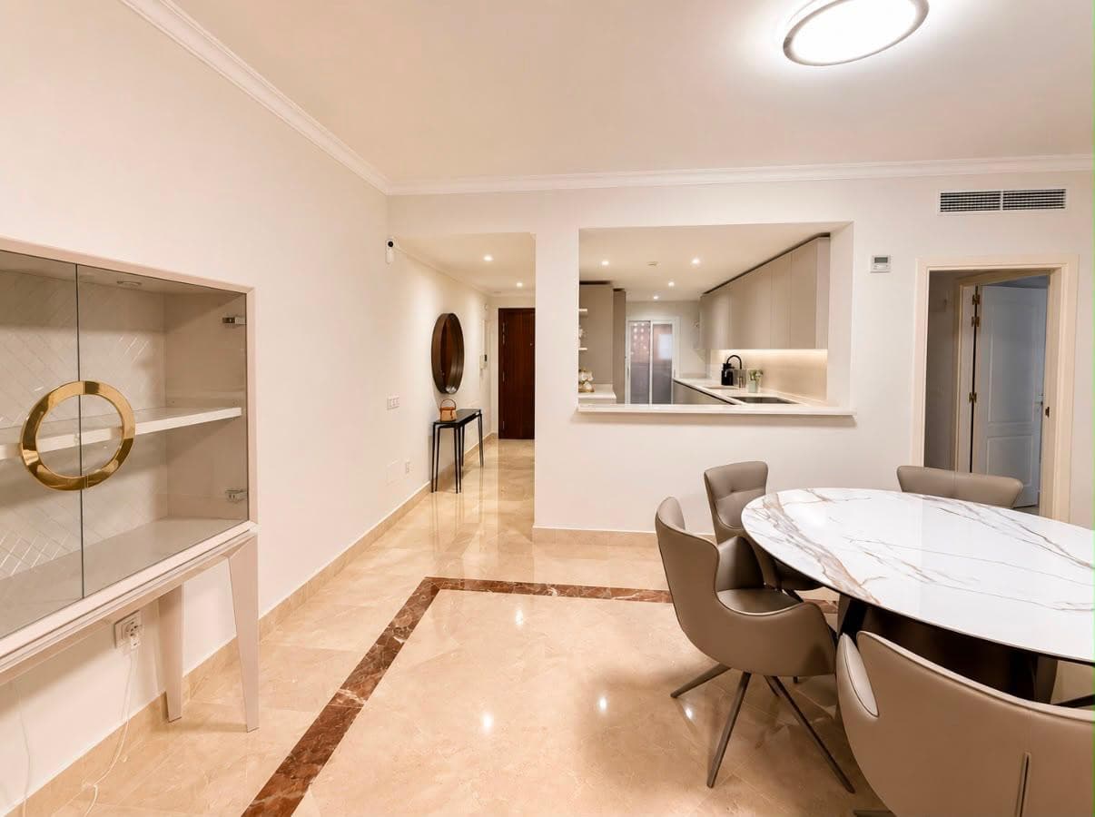 Beautiful Renovated Ground Floor Apartment for Long-Term Rental in Bahía de Alcántara, Marbella