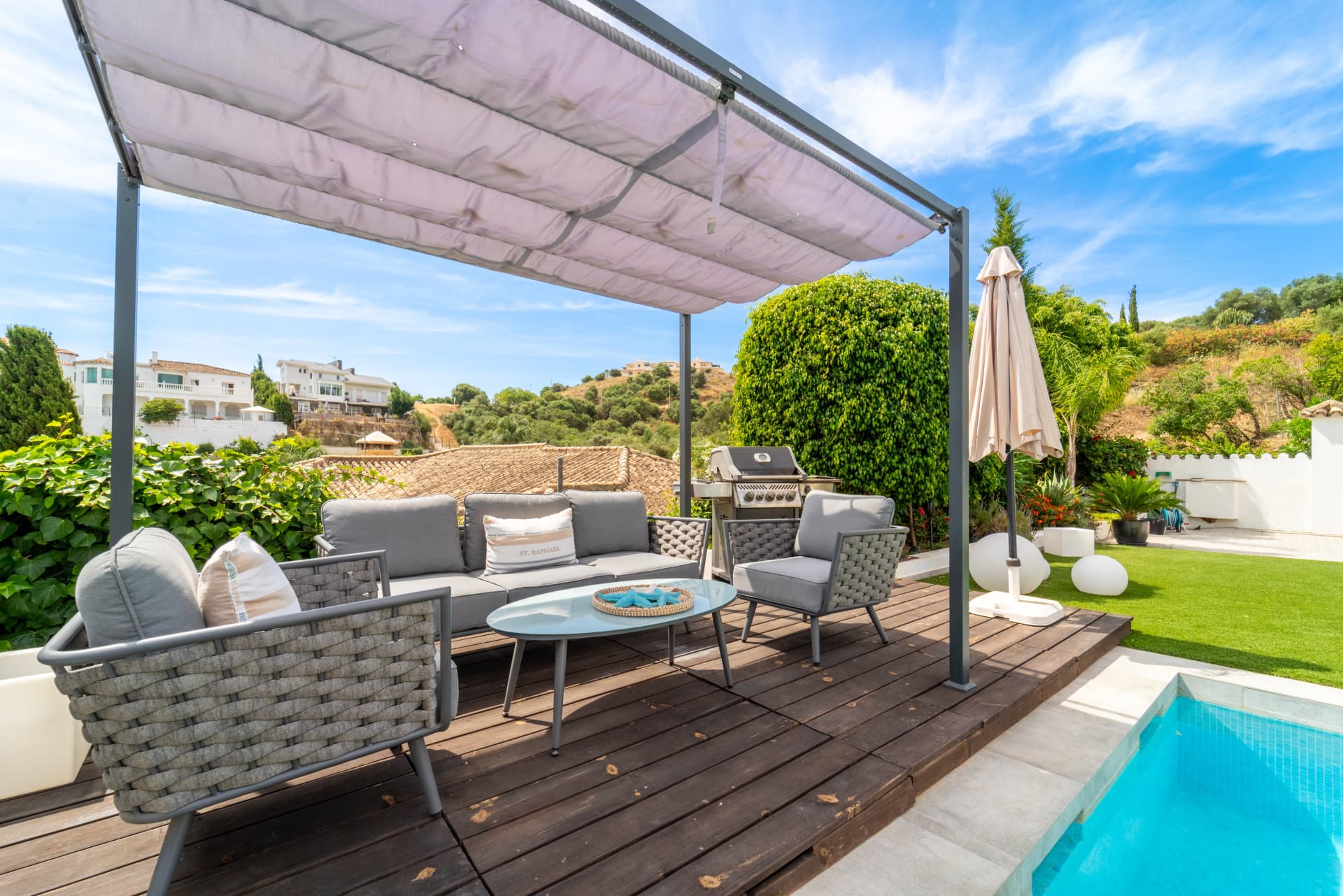 SOUTH-FACING FAMILY VILLA WITH PRIVATE POOL IN MIJAS COSTA