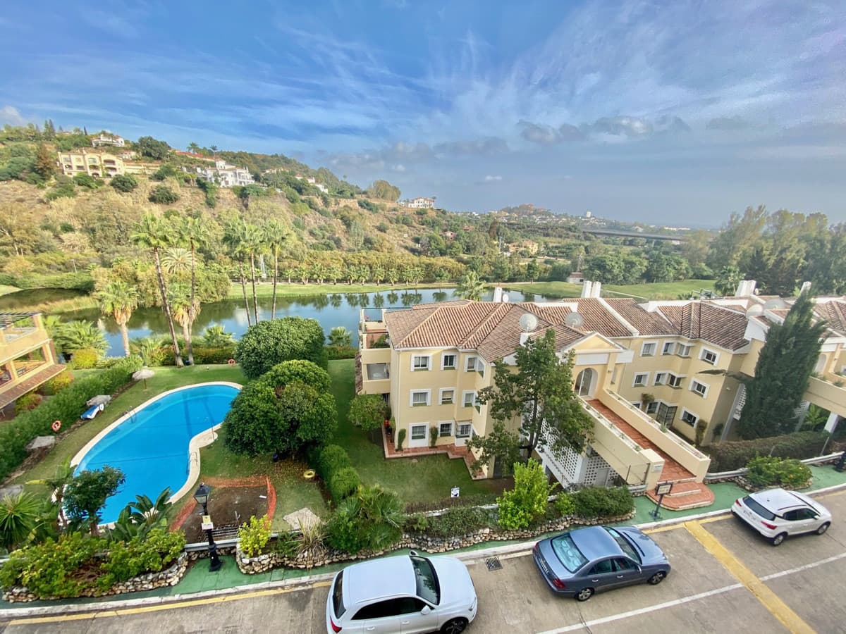 Beautiful large fully renovated penthouse located in a gated complex in La Quinta, close to the famous Westin Hotel
