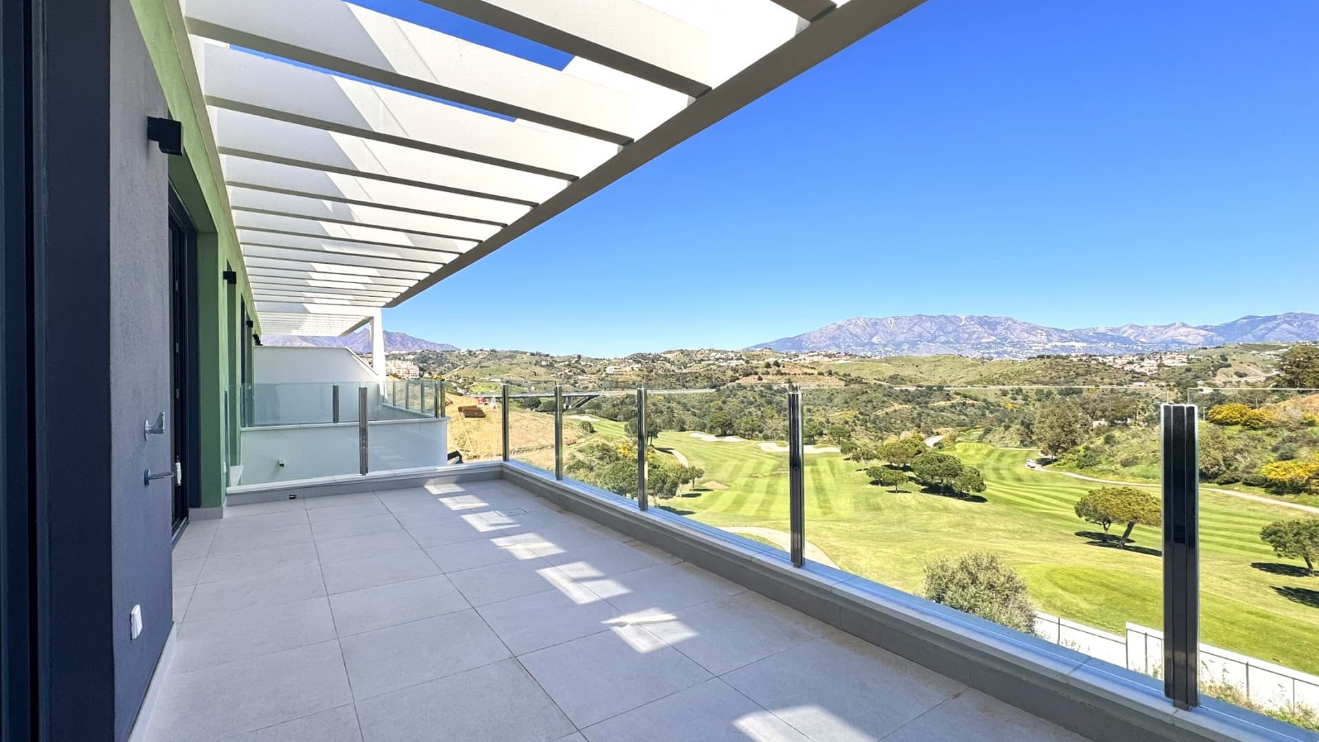 3-bedroom apartment with open golf views for €510,000 in La Cala de Mijas