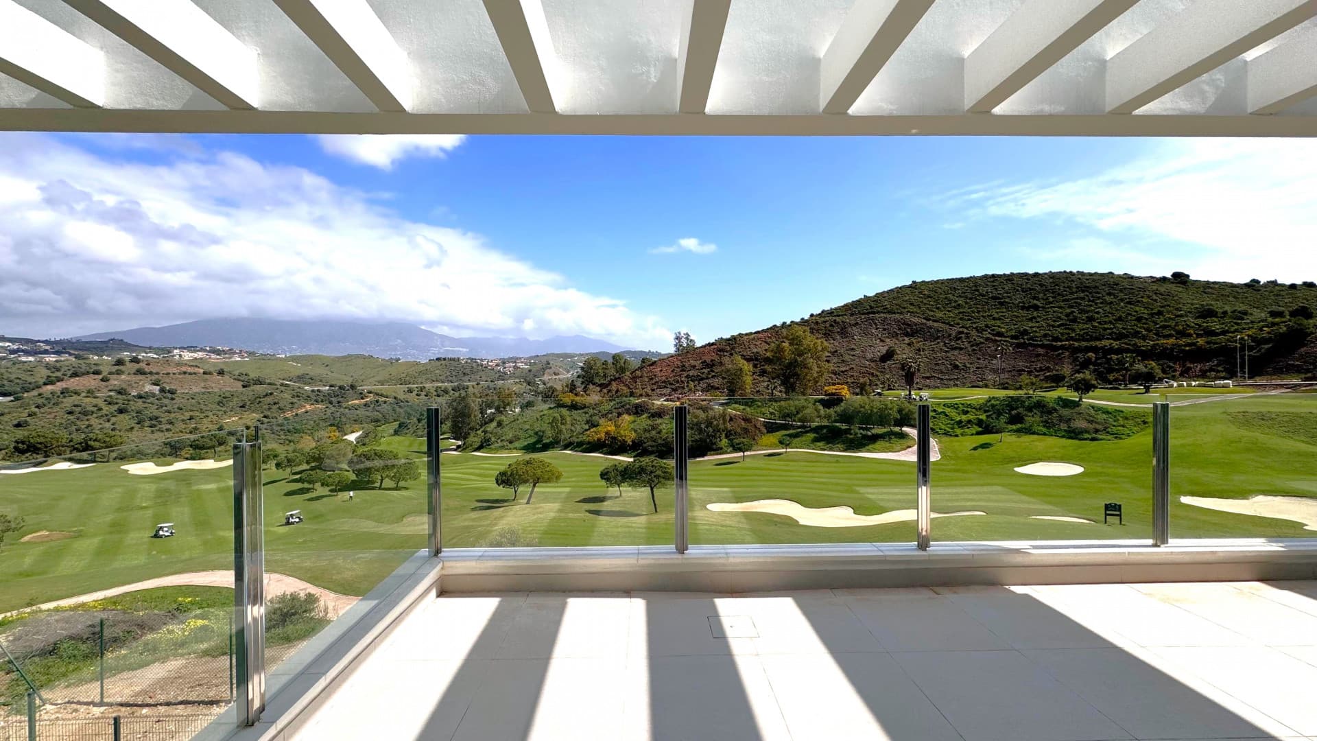 3 dormitorios con vistas abiertas al golf por 510.000€ en La Cala de Mijas
