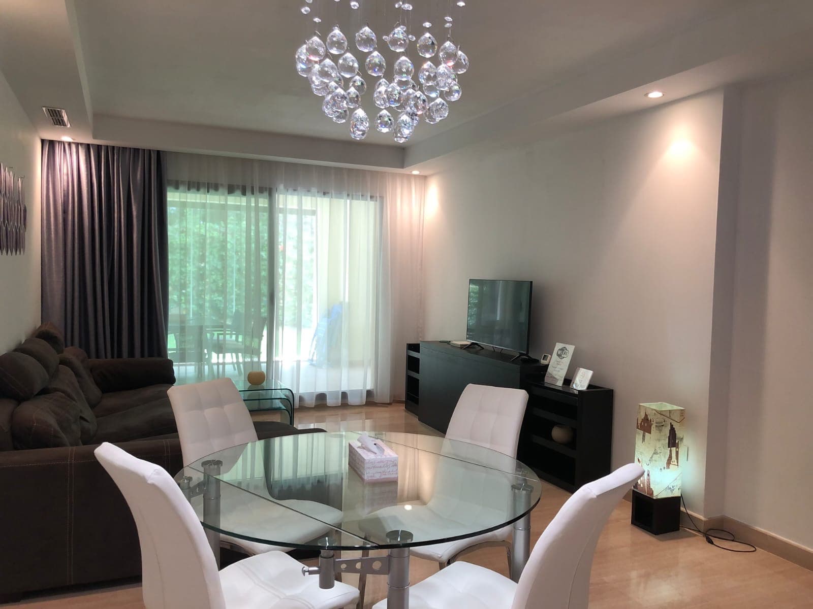 Medina de Banús – Exclusive Ground-Floor Apartment with Private Garden