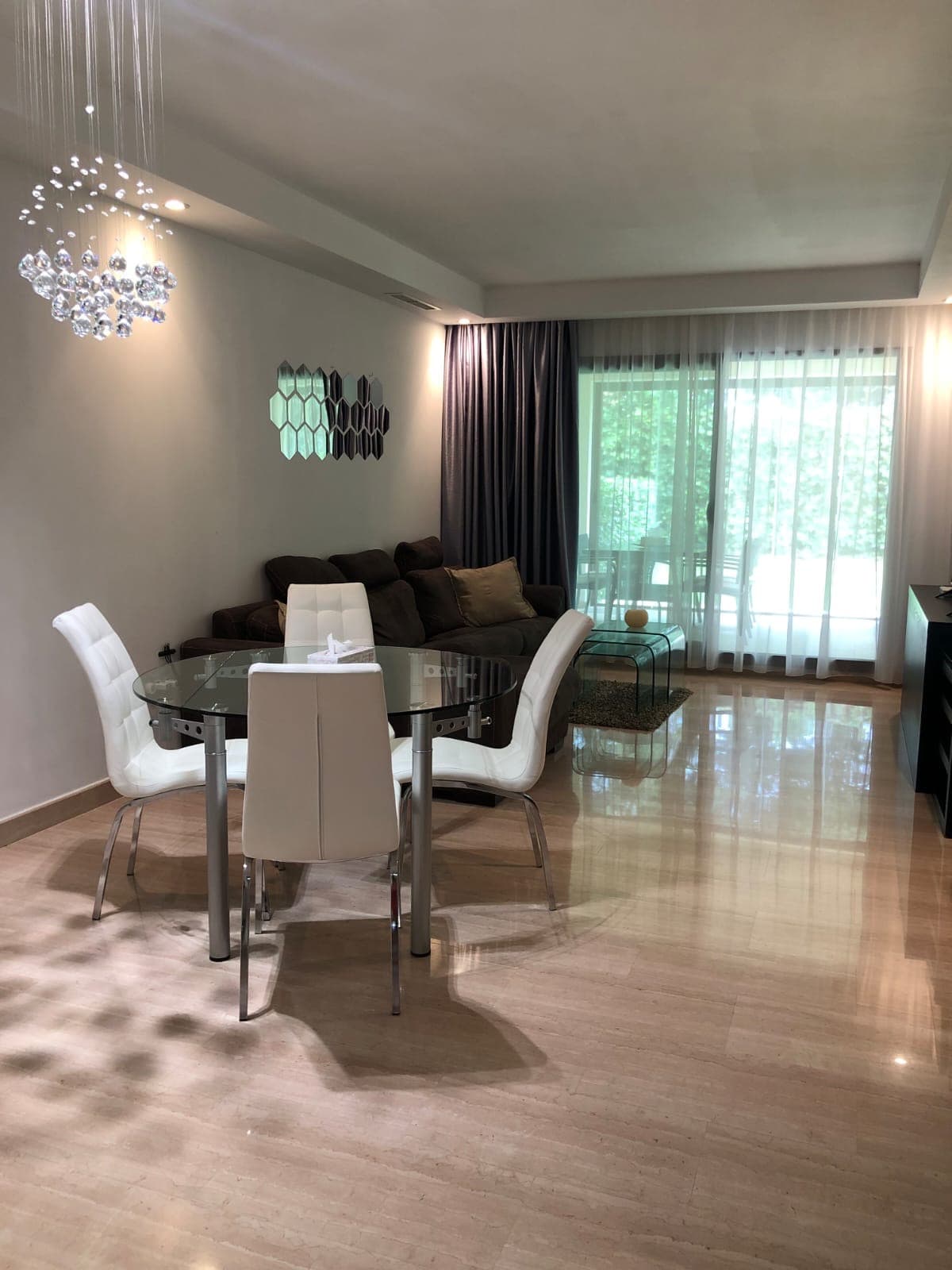 Medina de Banús – Exclusive Ground-Floor Apartment with Private Garden