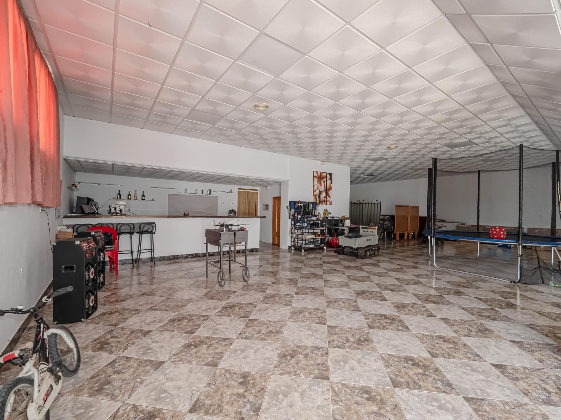 SEMI-BASEMENT IN ALOZAINA