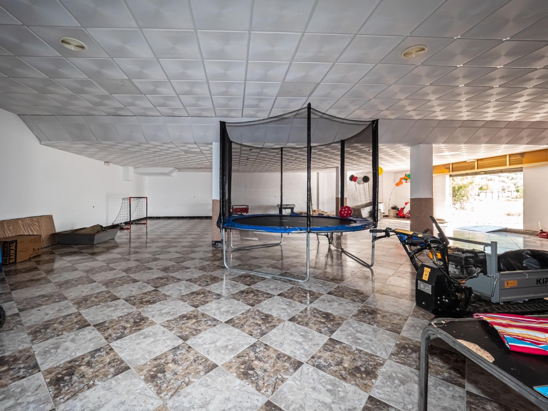 SEMI-BASEMENT IN ALOZAINA