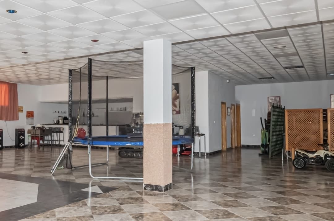 SEMI-BASEMENT IN ALOZAINA