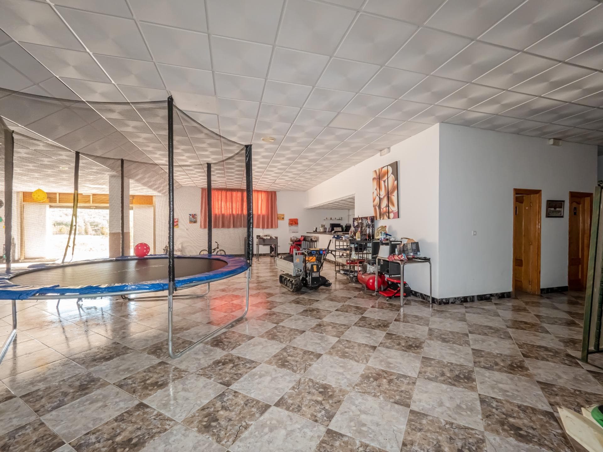 SEMI-BASEMENT IN ALOZAINA