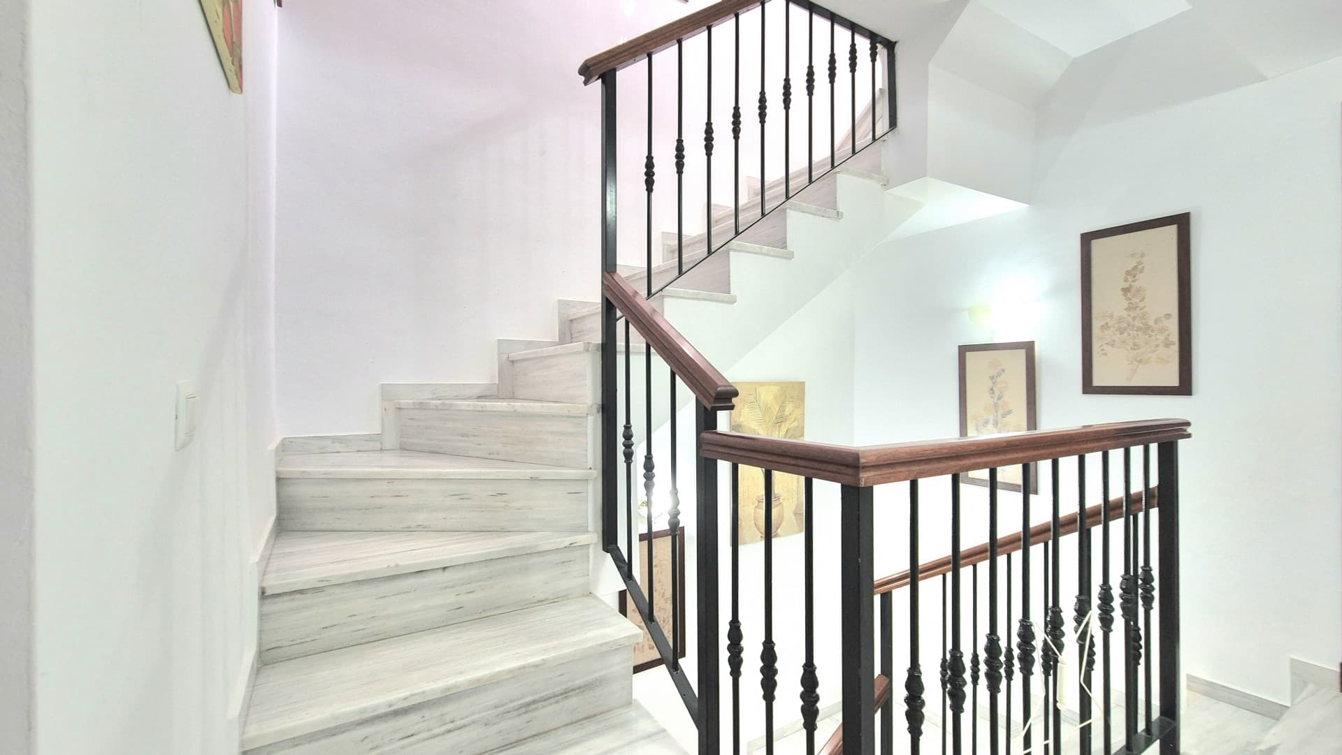 Townhouse with Panoramic Views and Solarium in Alhaurín Golf