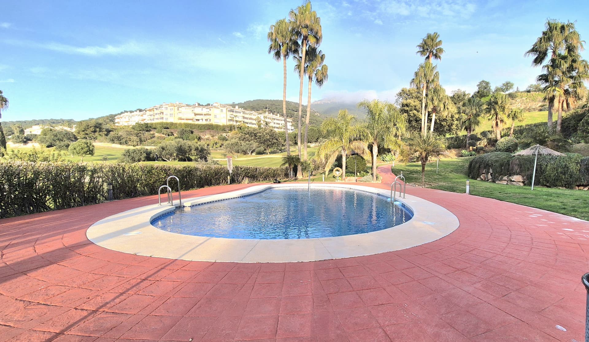 Townhouse with Panoramic Views and Solarium in Alhaurín Golf