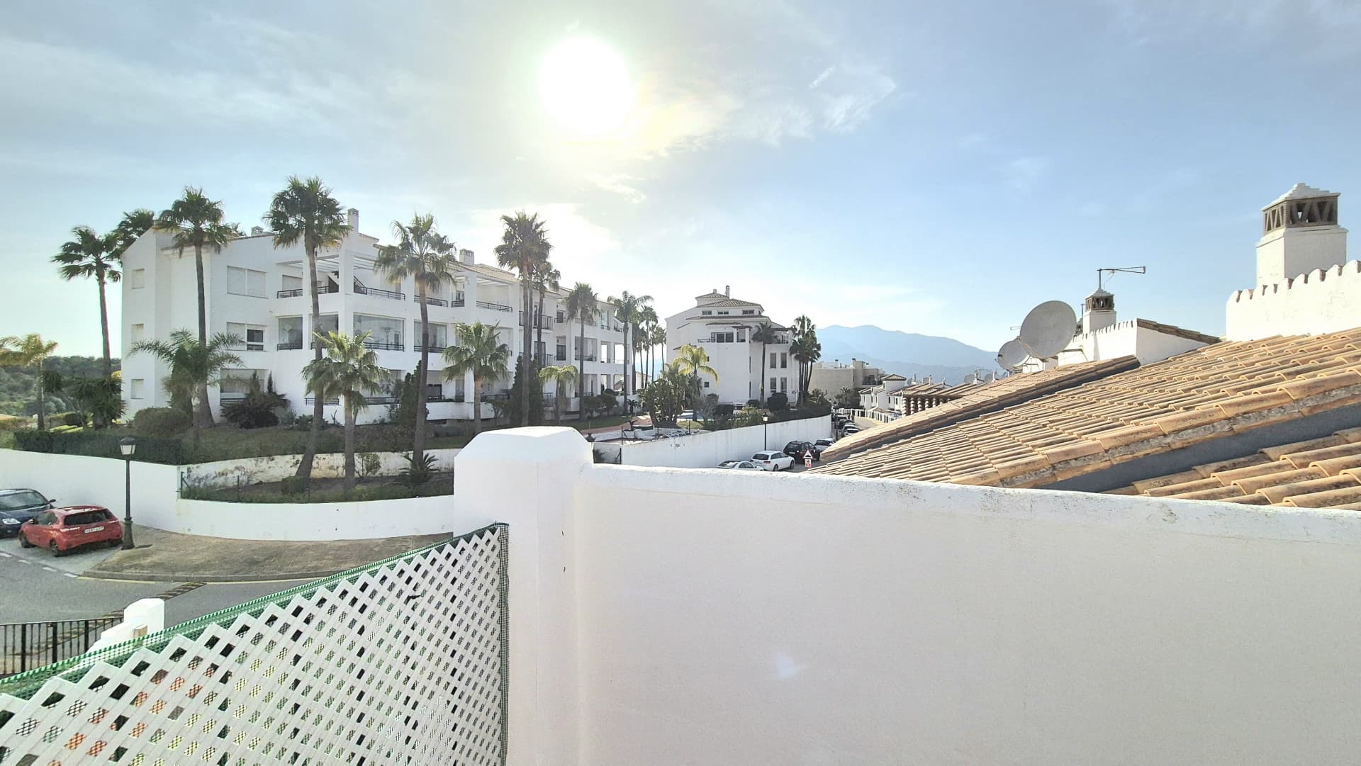 Townhouse with Panoramic Views and Solarium in Alhaurín Golf