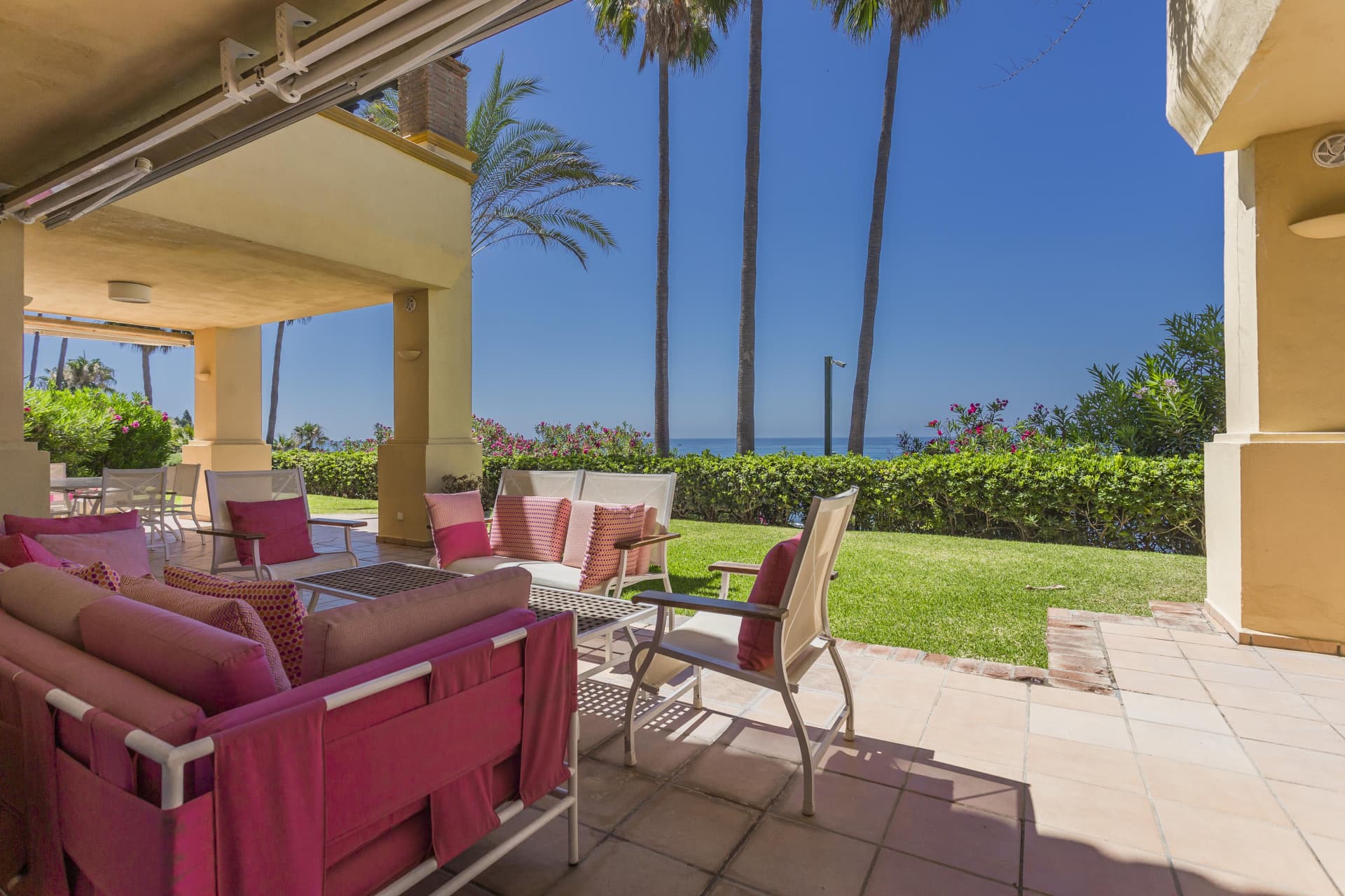 Apartamento exquisito y reformado con estilo y con acceso directo al mar.