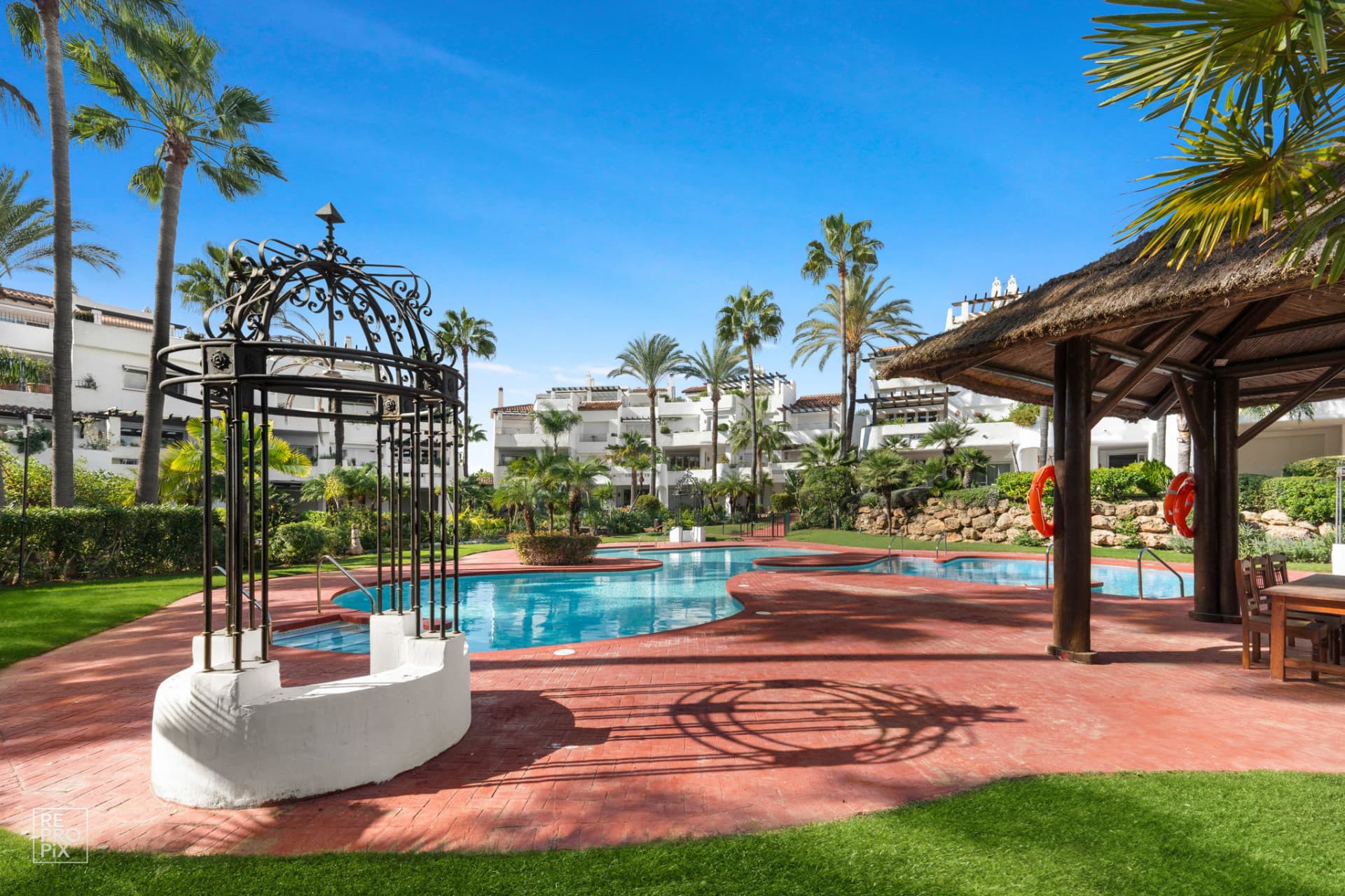 Amplio apartamento de 3 dormitorios en planta baja – Jardines Ventura del Mar, Puerto Banús