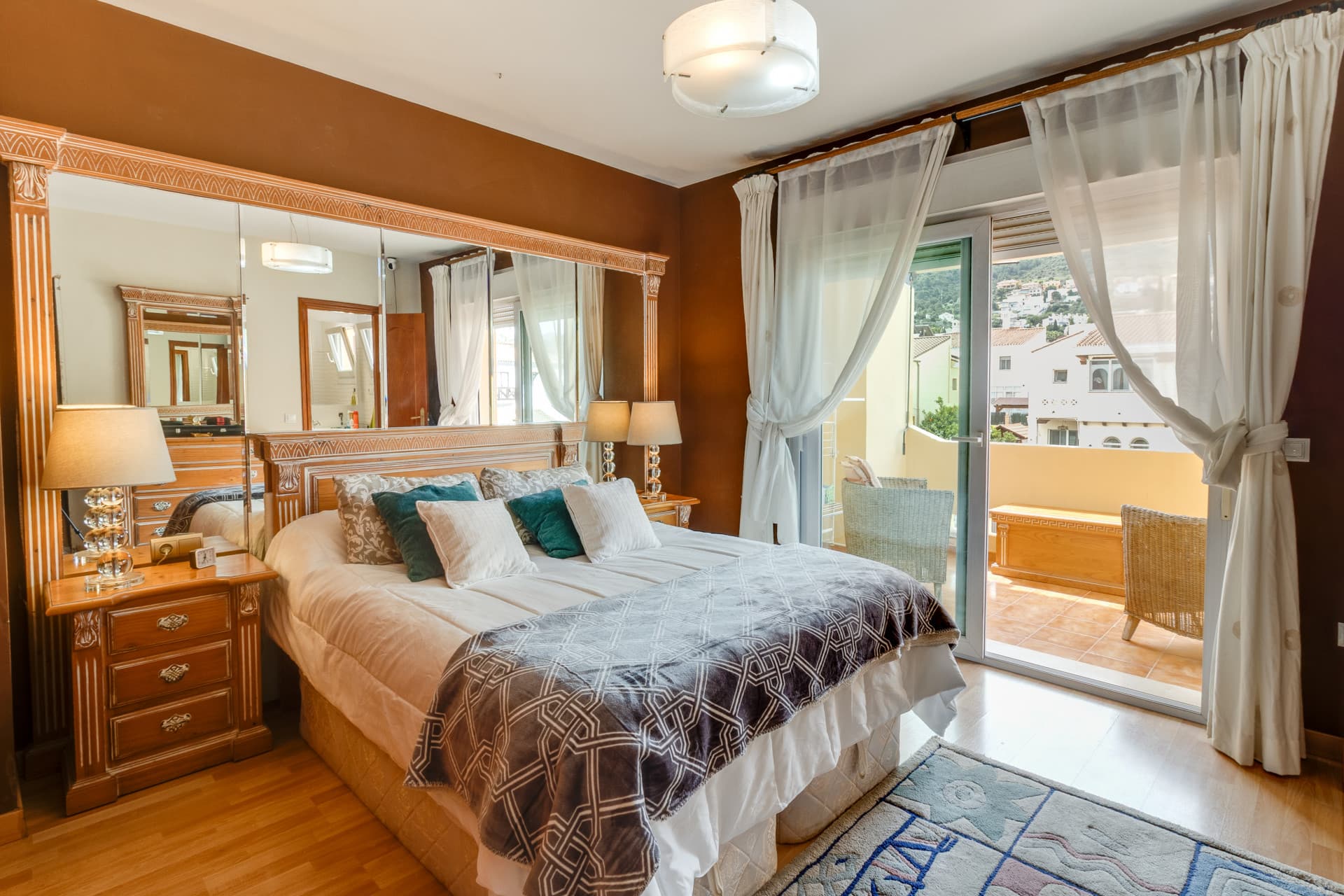 Semi-detached villa with private pool, large terrace and potential for 4 bedrooms in Alhaurín de la Torre