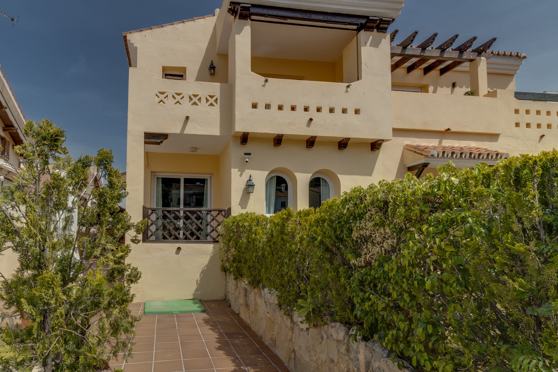 Semi-detached villa with private pool, large terrace and potential for 4 bedrooms in Alhaurín de la Torre