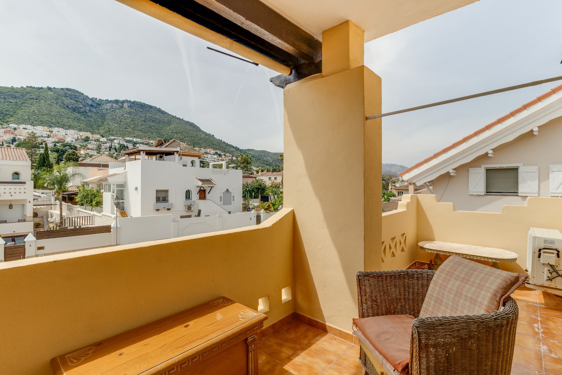 Semi-detached villa with private pool, large terrace and potential for 4 bedrooms in Alhaurín de la Torre