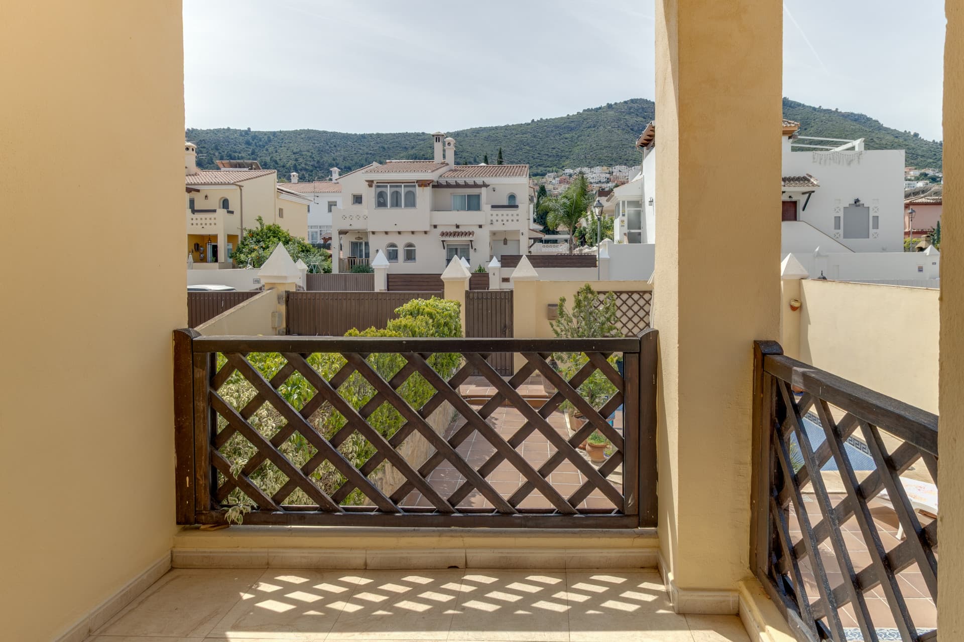 Semi-detached villa with private pool, large terrace and potential for 4 bedrooms in Alhaurín de la Torre