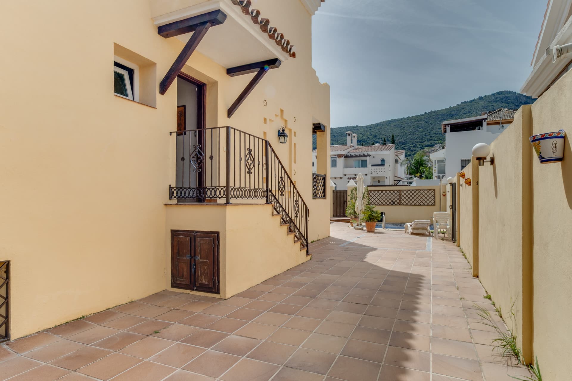 Semi-detached villa with private pool, large terrace and potential for 4 bedrooms in Alhaurín de la Torre
