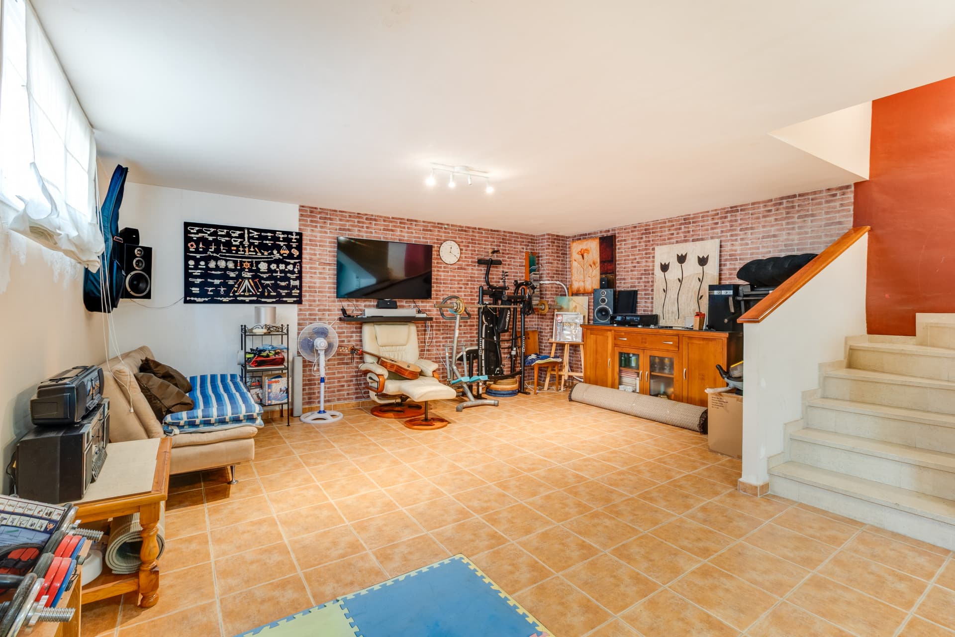 Semi-detached villa with private pool, large terrace and potential for 4 bedrooms in Alhaurín de la Torre