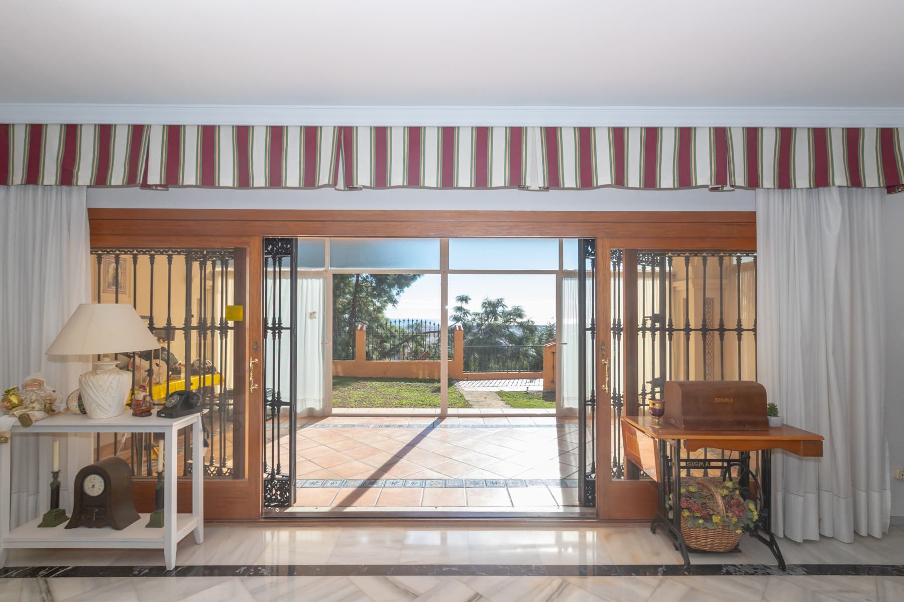 Detached villa in El Atabal with sea views