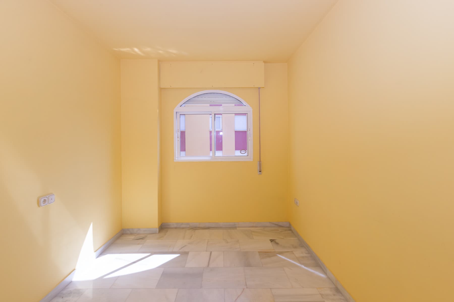 Bright, south-facing 90 m² exterior apartment in Fuengirola
