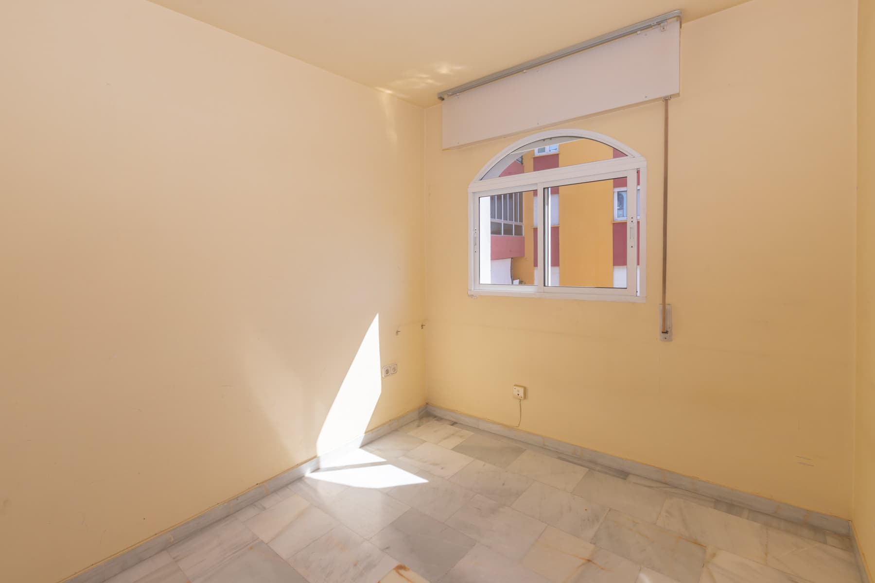 Bright, south-facing 90 m² exterior apartment in Fuengirola