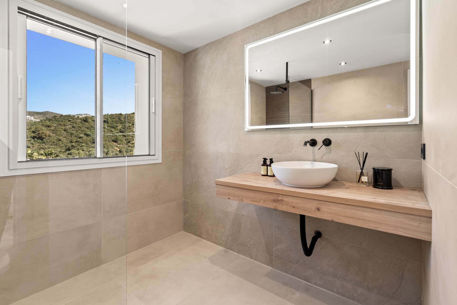 fully renovated penthouse in Los Arcos de La Quinta