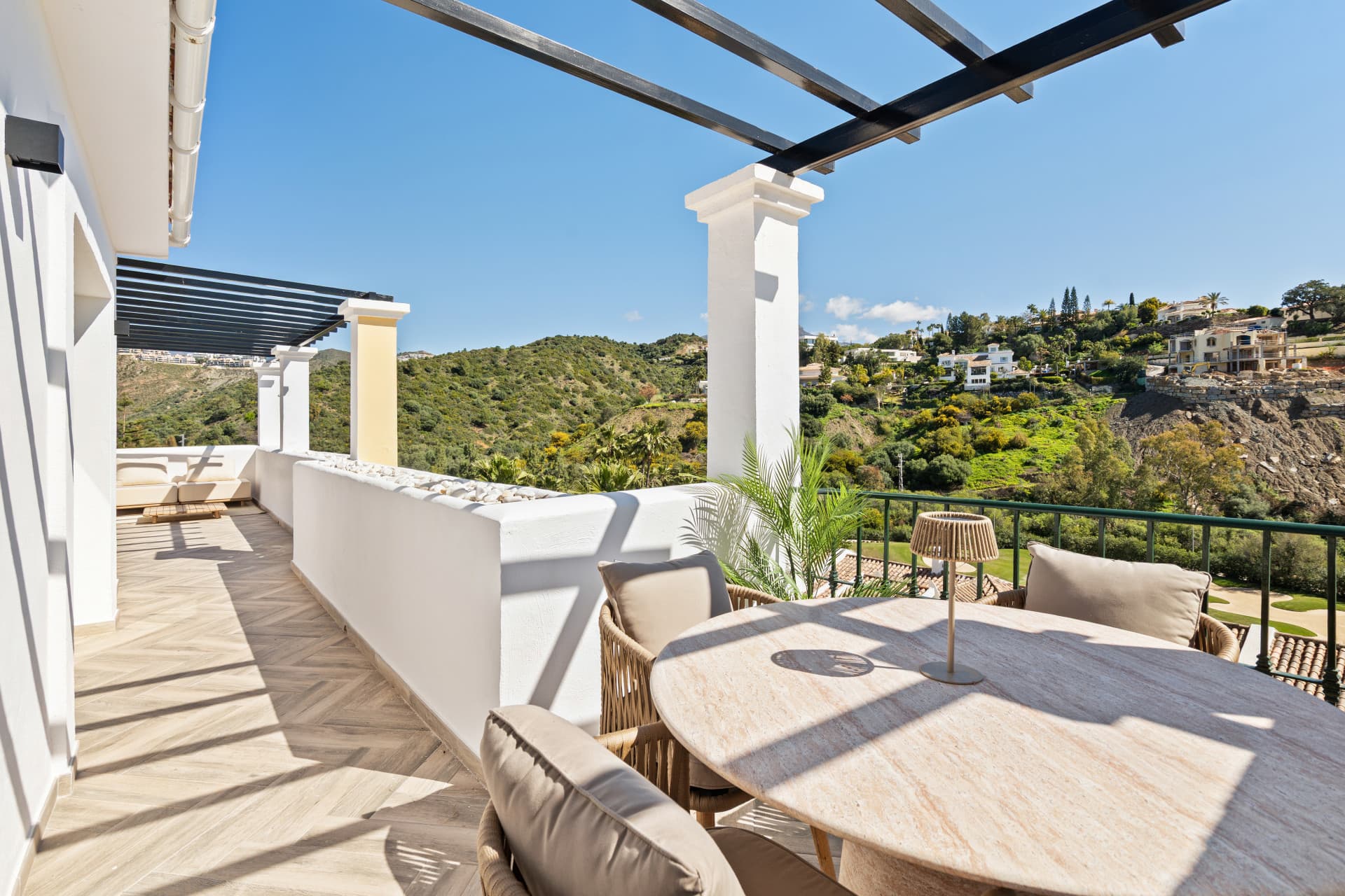 fully renovated penthouse in Los Arcos de La Quinta