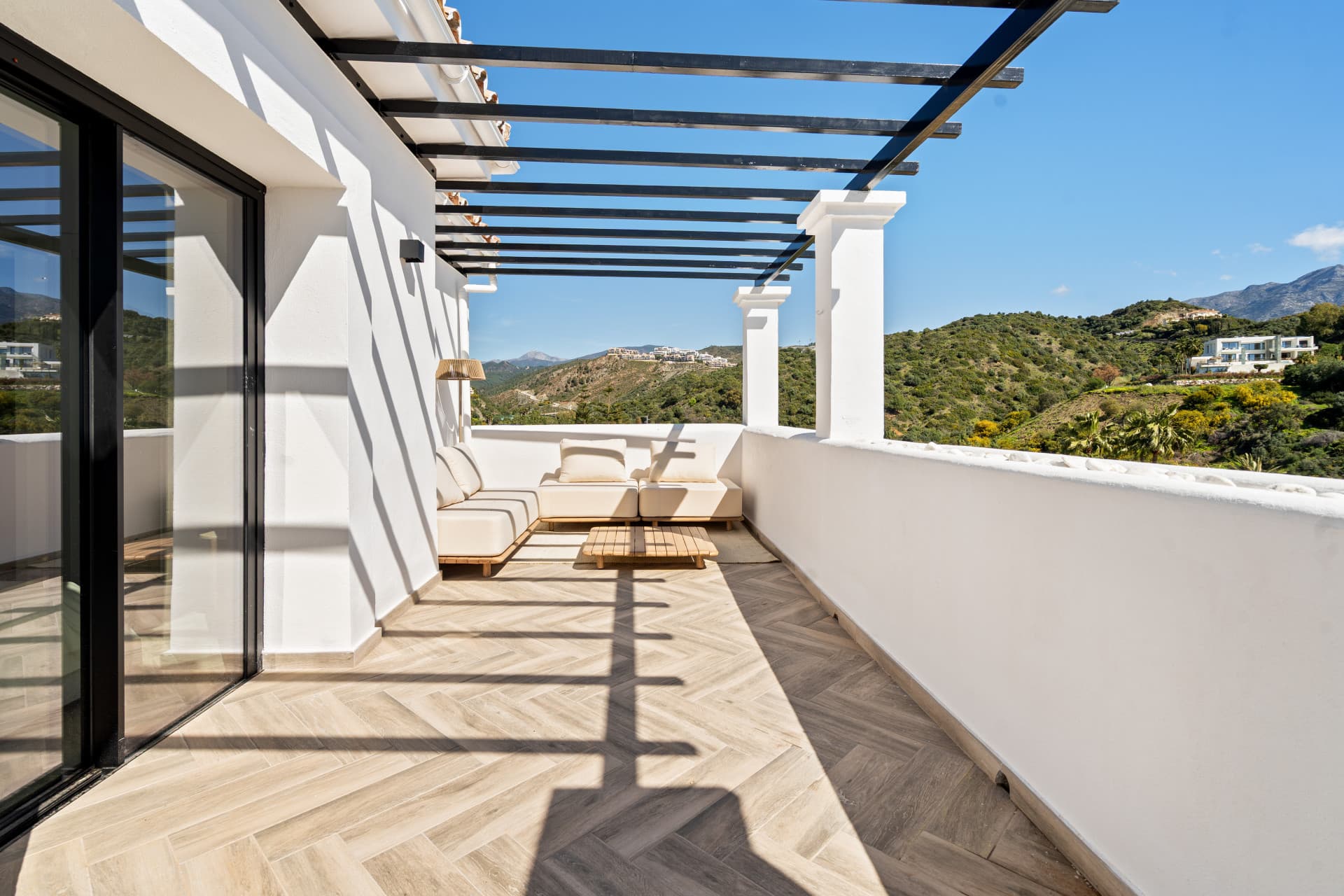 fully renovated penthouse in Los Arcos de La Quinta