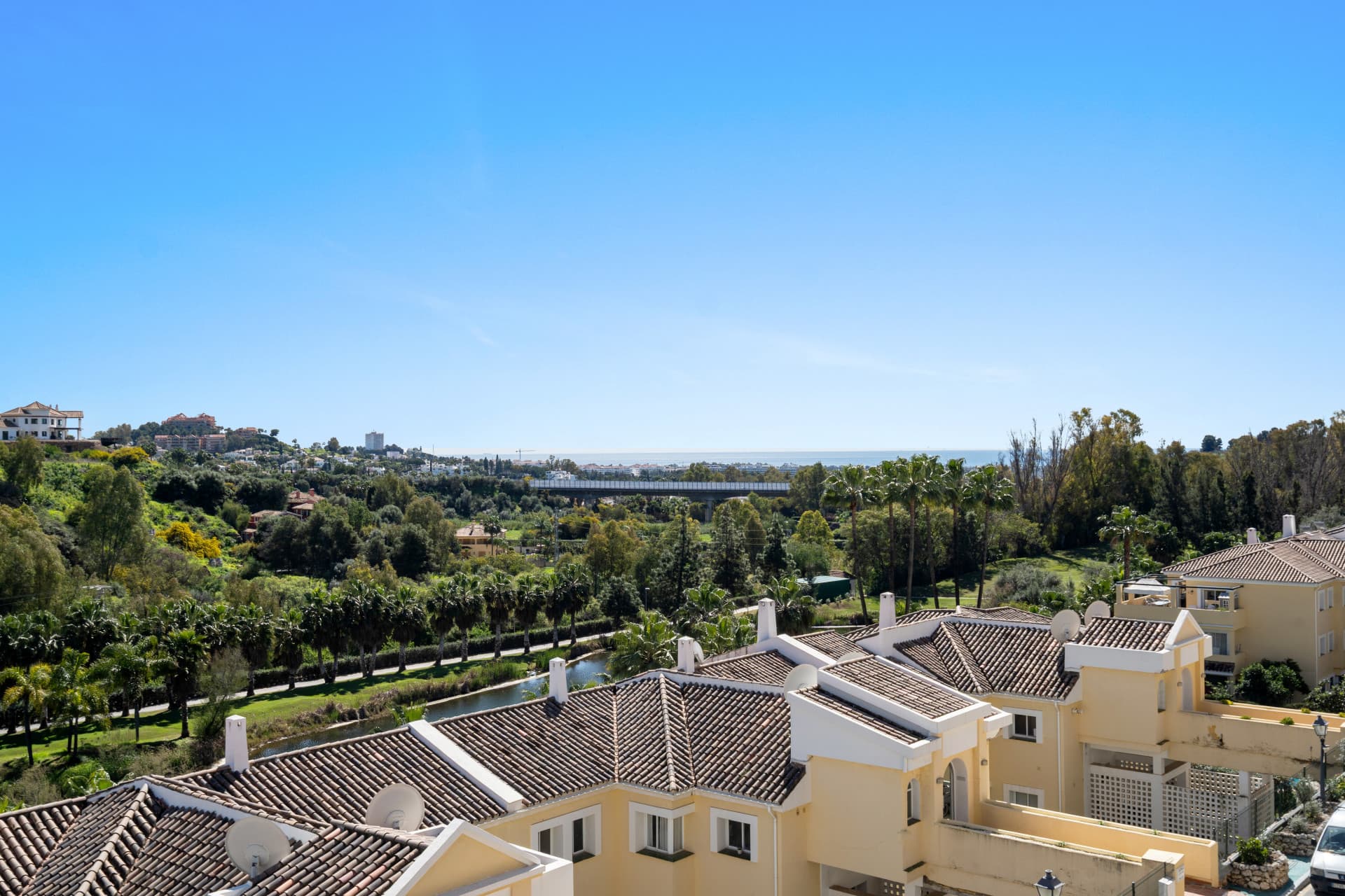 fully renovated penthouse in Los Arcos de La Quinta