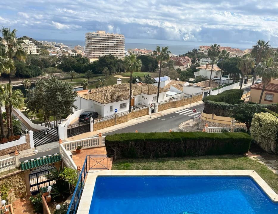 Fantastic luxury villa located in BENALMADENA (TORREQUEBRADA), in one of the most exclusive enclaves in the area, with g