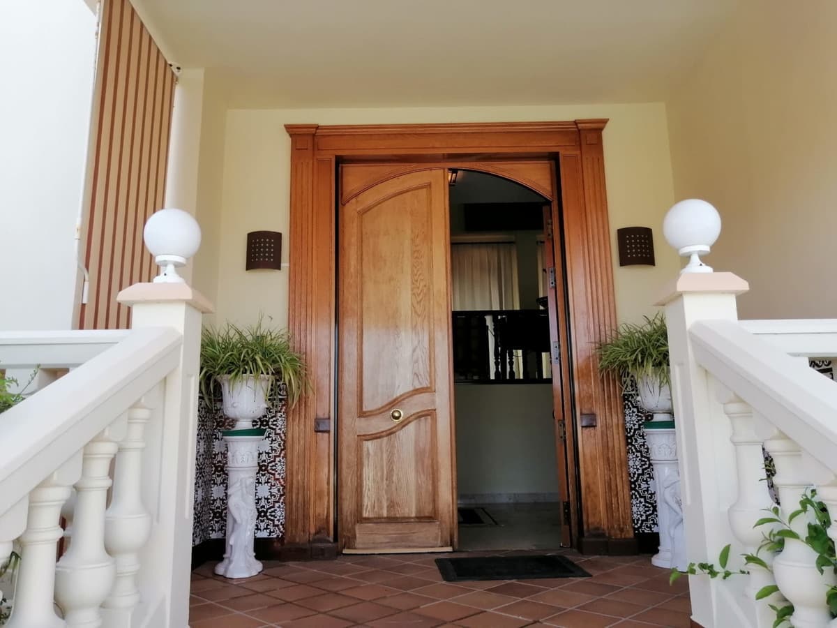 Fantastic luxury villa located in BENALMADENA (TORREQUEBRADA), in one of the most exclusive enclaves in the area, with g