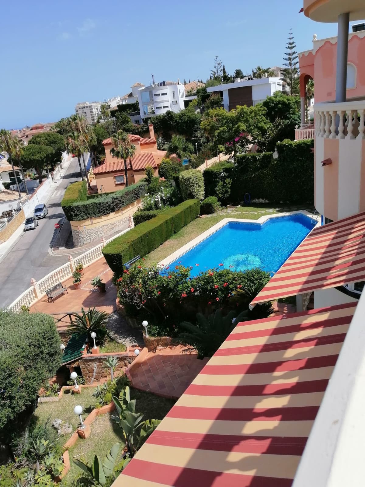 Fantastic luxury villa located in BENALMADENA (TORREQUEBRADA), in one of the most exclusive enclaves in the area, with g