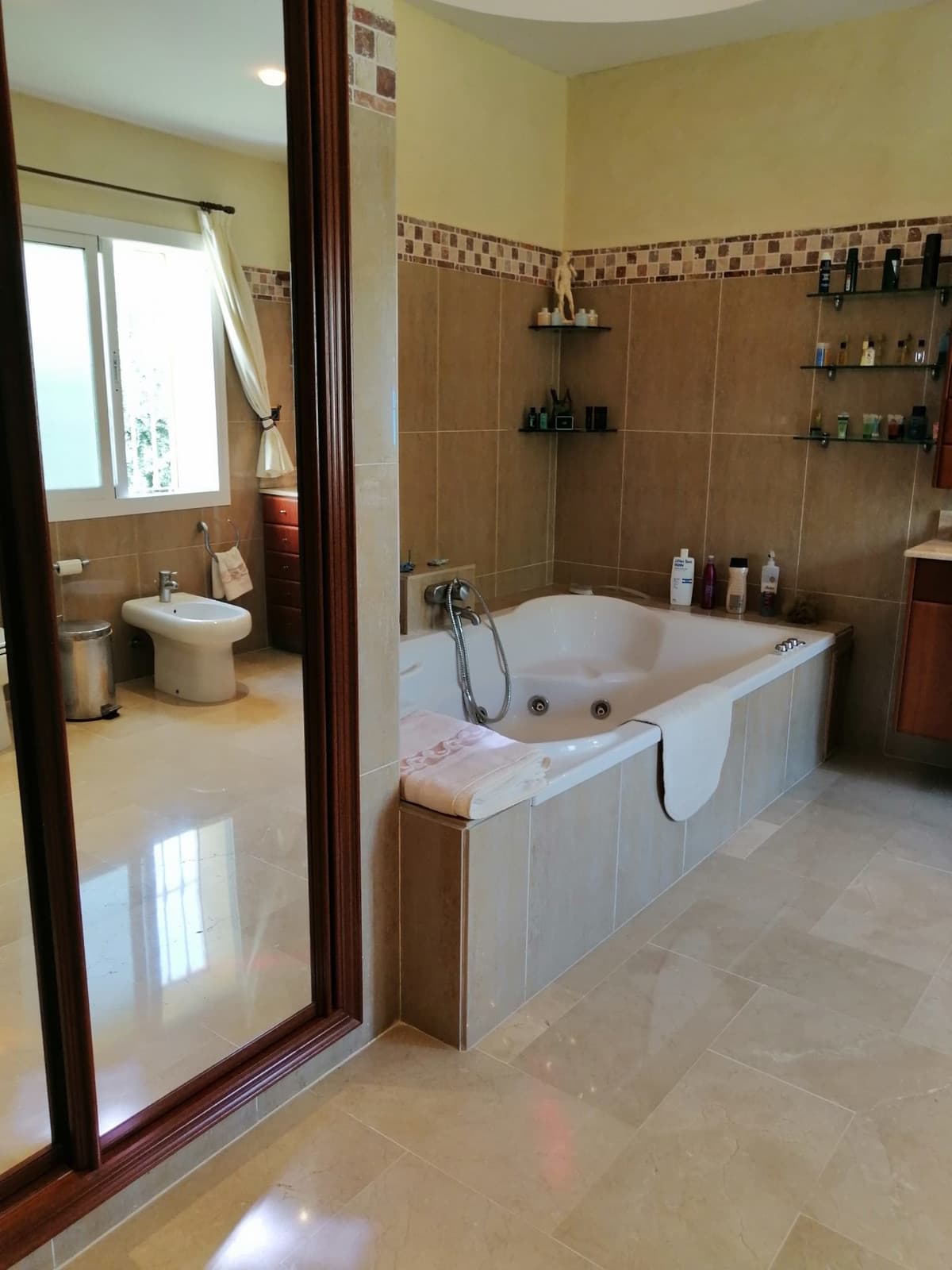 Fantastic luxury villa located in BENALMADENA (TORREQUEBRADA), in one of the most exclusive enclaves in the area, with g