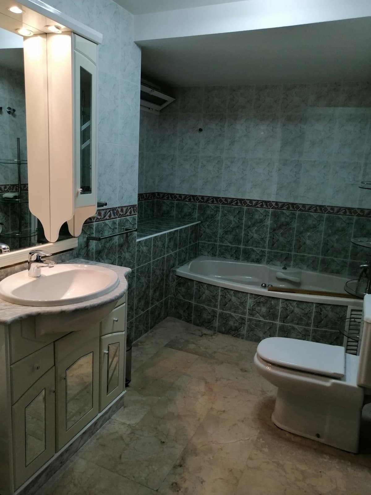 Fantastic luxury villa located in BENALMADENA (TORREQUEBRADA), in one of the most exclusive enclaves in the area, with g