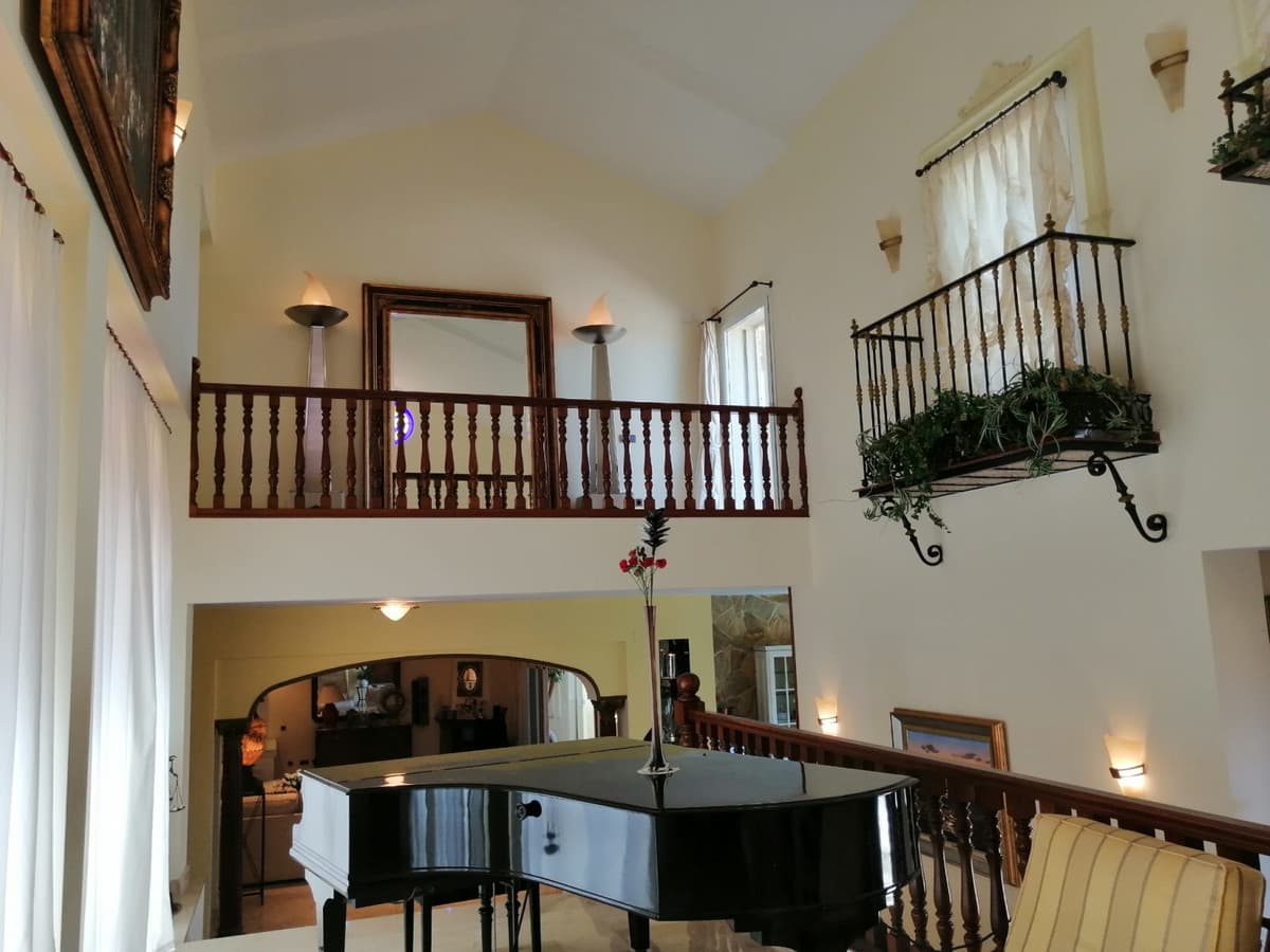 Fantastic luxury villa located in BENALMADENA (TORREQUEBRADA), in one of the most exclusive enclaves in the area, with g