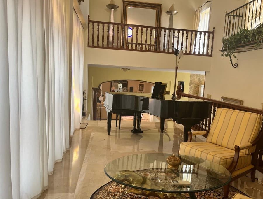Fantastic luxury villa located in BENALMADENA (TORREQUEBRADA), in one of the most exclusive enclaves in the area, with g