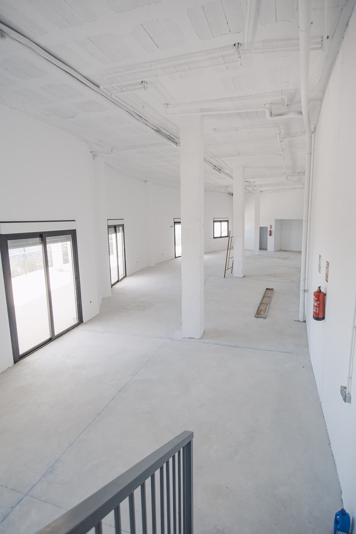 NEW BUILDING, GREAT INVESTMENT OPPORTUNITY Social Club authorized for sports and hotel use, spectacular location very cl