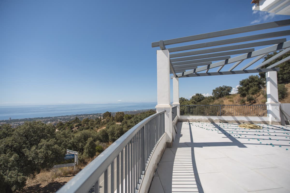NEW BUILDING, GREAT INVESTMENT OPPORTUNITY Social Club authorized for sports and hotel use, spectacular location very cl