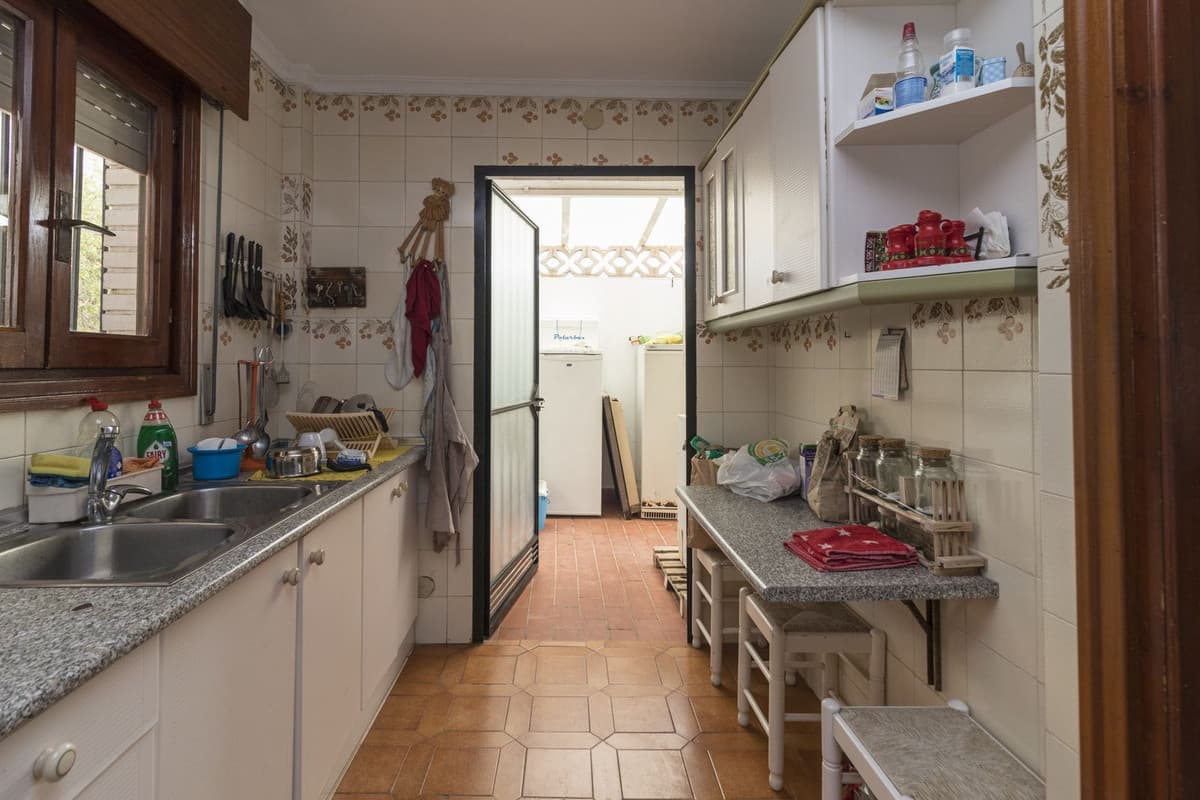 Detached villa on a plot of 1500 square meters, the house has 120 useful meters and has a private garden with a beautifu