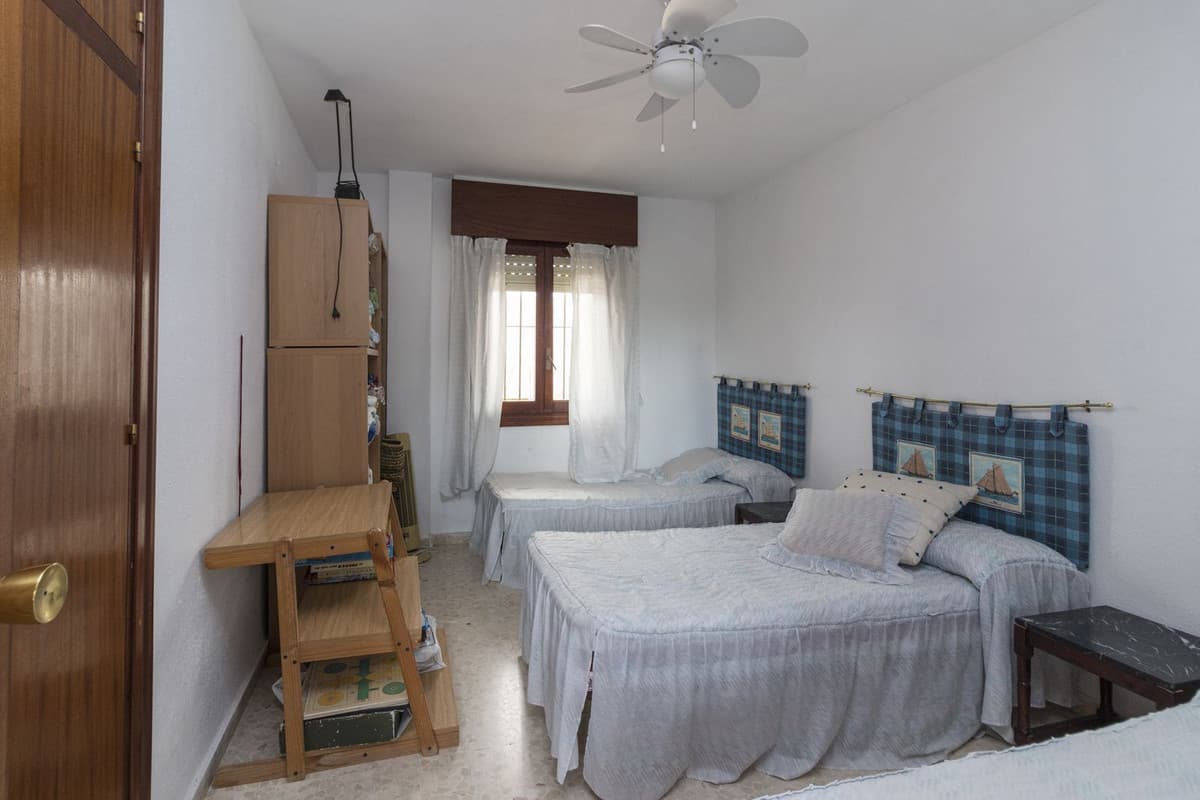 Detached villa on a plot of 1500 square meters, the house has 120 useful meters and has a private garden with a beautifu