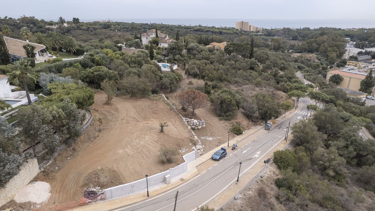 Plot next to the Santa María golf course, for a modern villa