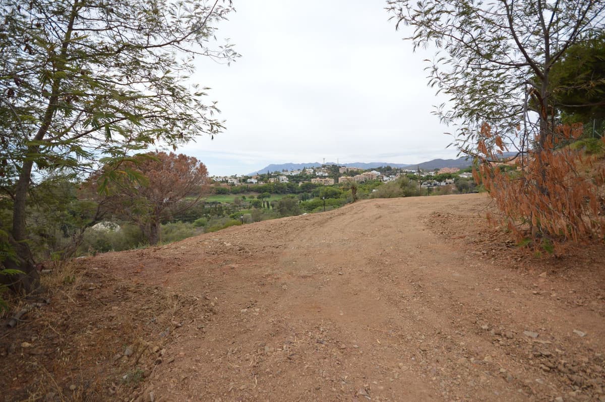 Plot next to the Santa María golf course, for a modern villa