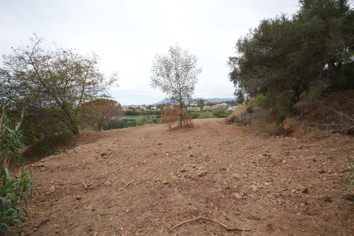 Plot next to the Santa María golf course, for a modern villa